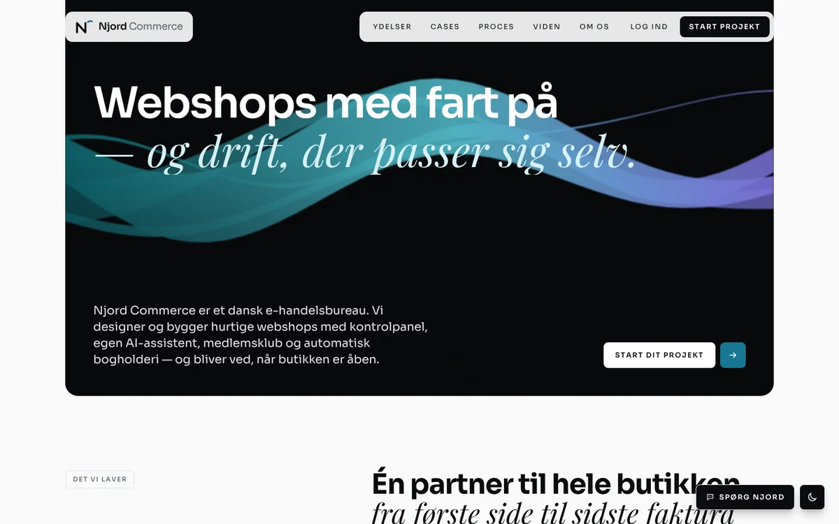 Forsiden af njordcommerce.dk med overskriften „Webshops med fart på“ over isblå og lilla bånd på sort